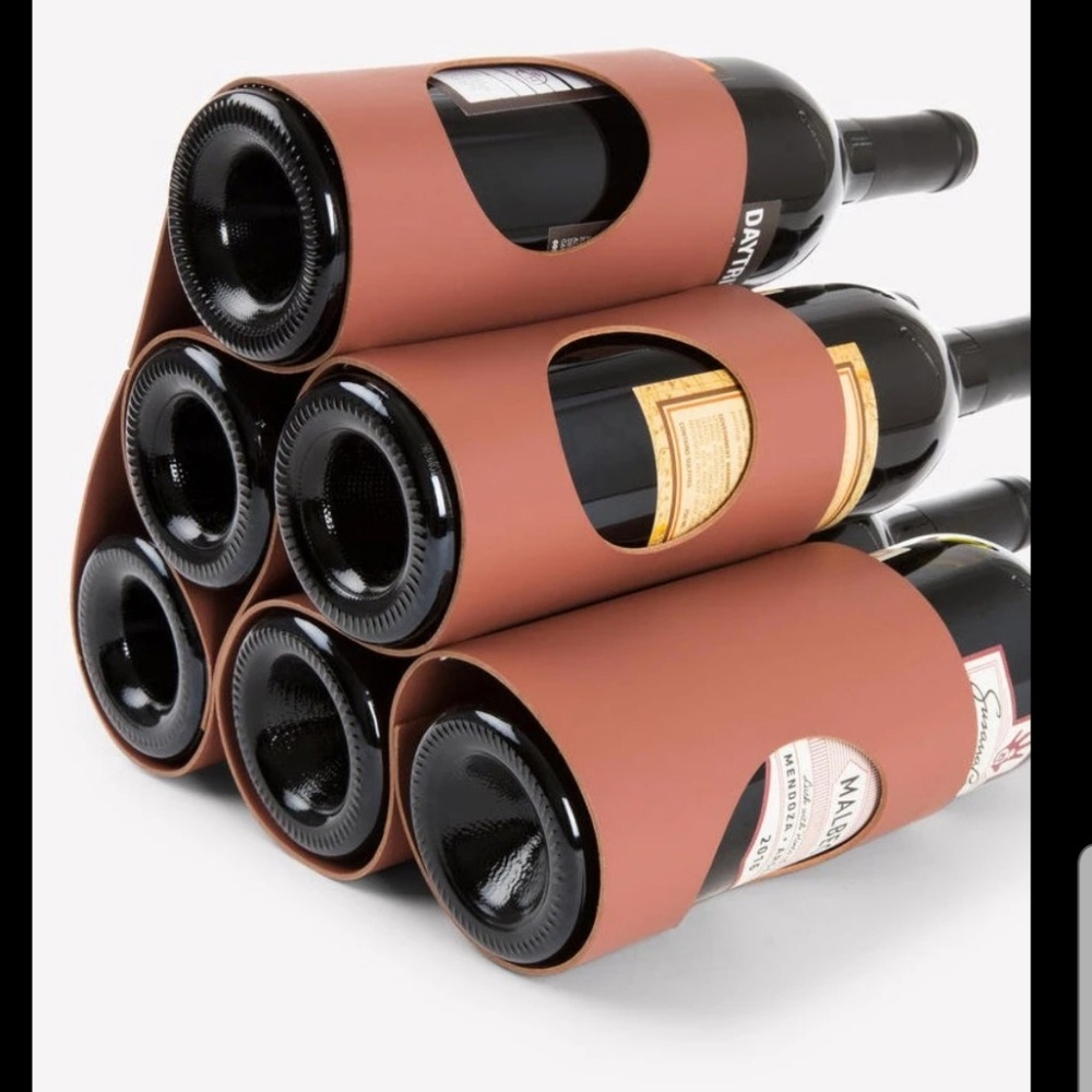Vacavaliente leather wine rack